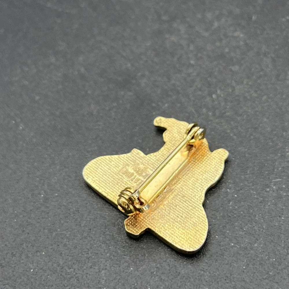 I Heart Love Skiing Snoopy‎ Peanuts Dog Lapel Hat Pin